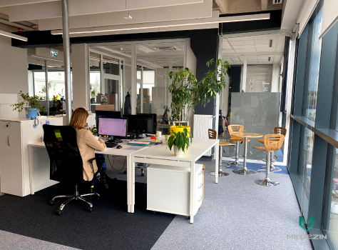 Medezin - nowoczesne biuro - spotkanie